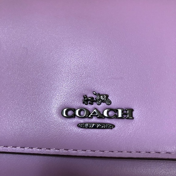 COACH Phone Crossbody in Smooth Leather - Lily - Picture 5 of 6